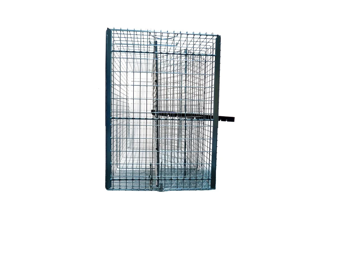 Tomahawk RM42 z boku – ramię panelu z wycięciami