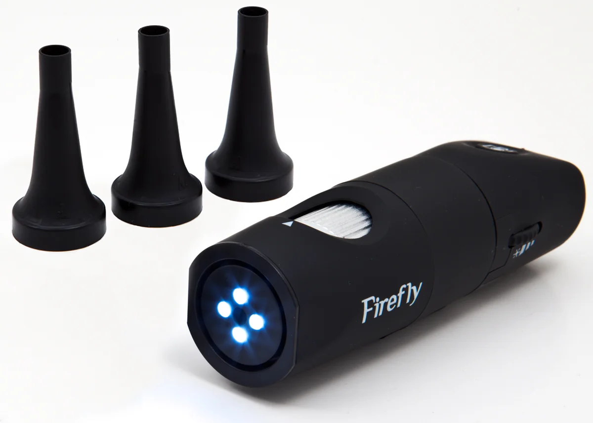 Firefly DE571 z założonym wziernikiem