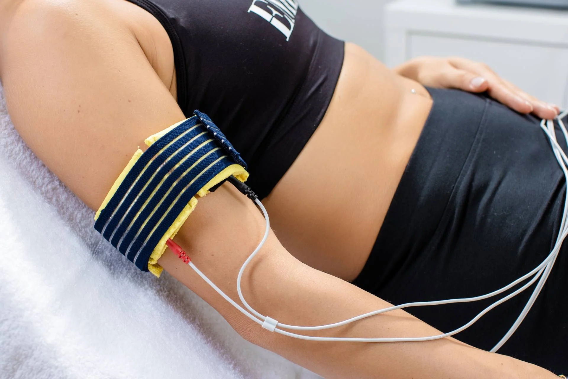 Aparat do elektroterapii EME Therapic 9400 z czterema kanałami